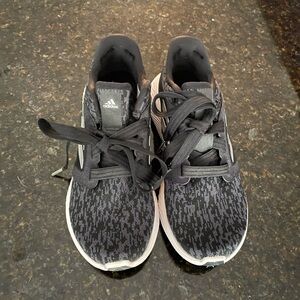 Adidas Bounce sneakers size 7 black/gray/white